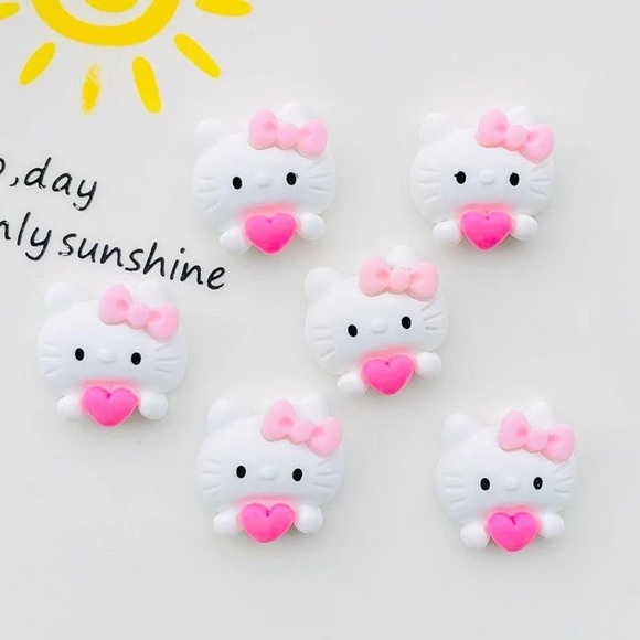 Kitty love ๐ - Picture 1 of 3